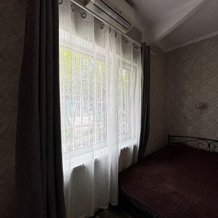 French Apartment In Odessa מראה חיצוני תמונה